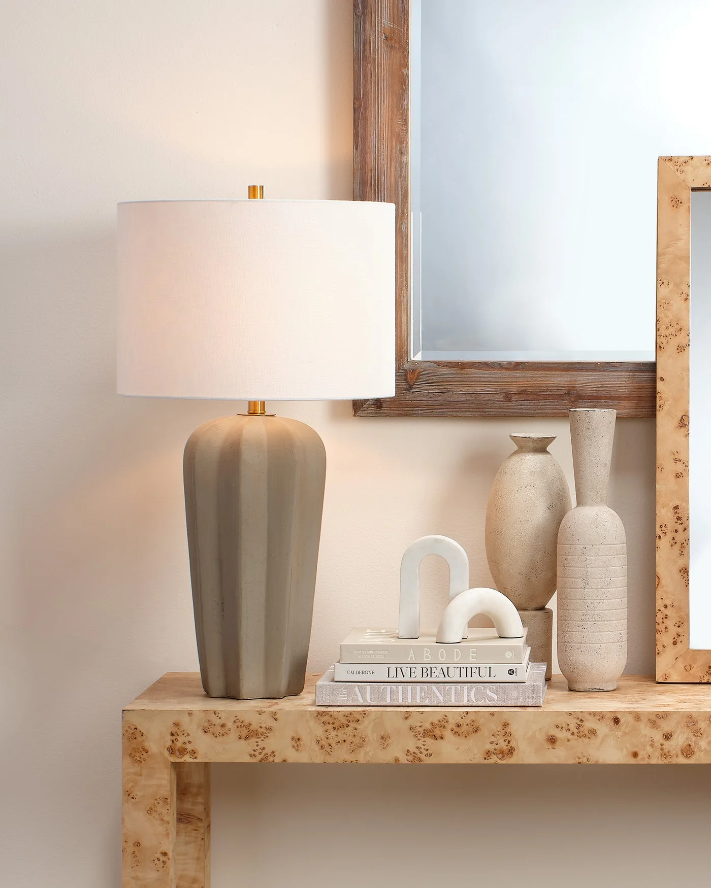 Regal Table Lamp - Image 2